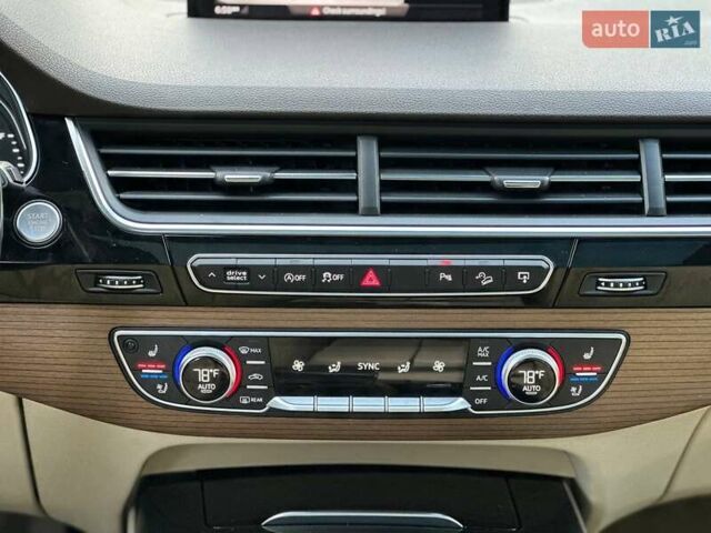 Белый Ауди Ку 7, объемом двигателя 1.98 л и пробегом 155 тыс. км за 23900 $, фото 13 на Automoto.ua