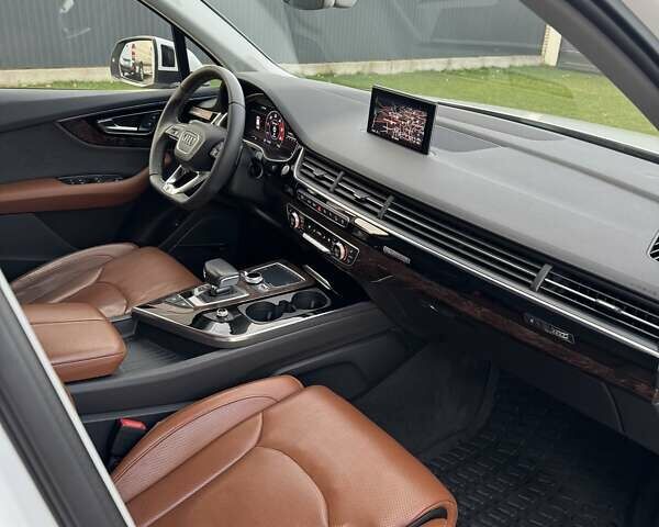 Білий Ауді Ку 7, об'ємом двигуна 2.97 л та пробігом 225 тис. км за 35500 $, фото 33 на Automoto.ua