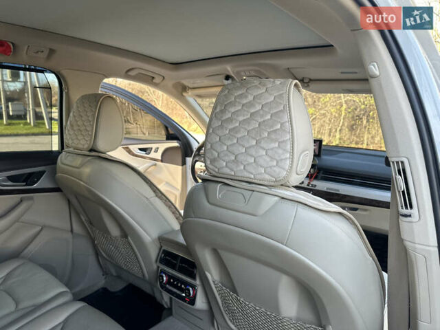 Білий Ауді Ку 7, об'ємом двигуна 2 л та пробігом 169 тис. км за 24999 $, фото 31 на Automoto.ua