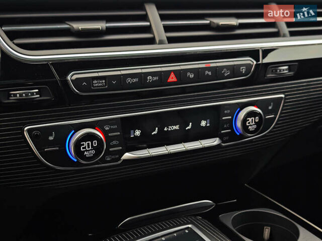 Белый Ауди Ку 7, объемом двигателя 3 л и пробегом 161 тыс. км за 47000 $, фото 42 на Automoto.ua