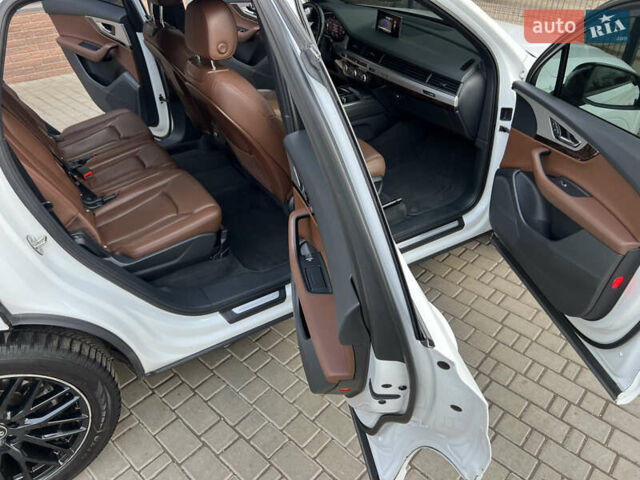 Белый Ауди Ку 7, объемом двигателя 2.97 л и пробегом 189 тыс. км за 31500 $, фото 33 на Automoto.ua
