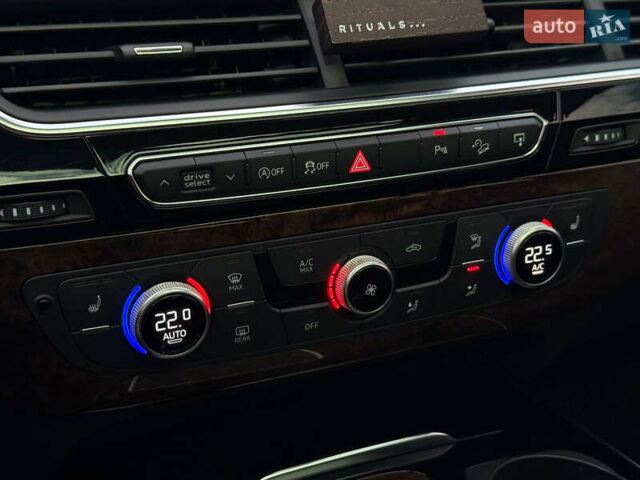Белый Ауди Ку 7, объемом двигателя 3 л и пробегом 258 тыс. км за 22500 $, фото 54 на Automoto.ua