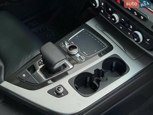 Ауді Ку 7 2016 у Києві на Automoto.ua Білий Ауді Ку 7, об'ємом двигуна 3 л та пробігом 120 тис. км за 28999 $, фото 29 на Automoto.ua