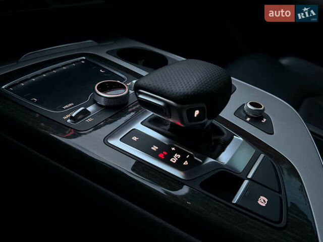 Белый Ауди Ку 7, объемом двигателя 3 л и пробегом 120 тыс. км за 26800 $, фото 34 на Automoto.ua