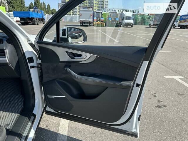 Білий Ауді Ку 7, об'ємом двигуна 2.97 л та пробігом 202 тис. км за 46900 $, фото 26 на Automoto.ua