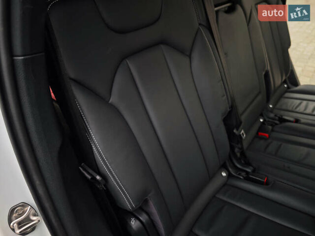 Белый Ауди Ку 7, объемом двигателя 3 л и пробегом 161 тыс. км за 47000 $, фото 67 на Automoto.ua