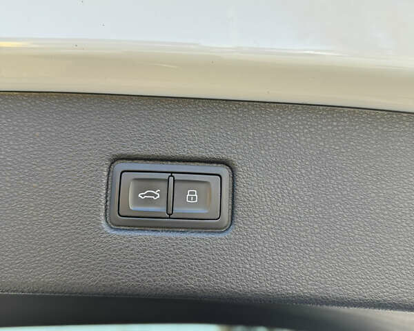 Белый Ауди Ку 7, объемом двигателя 2.97 л и пробегом 208 тыс. км за 48000 $, фото 75 на Automoto.ua