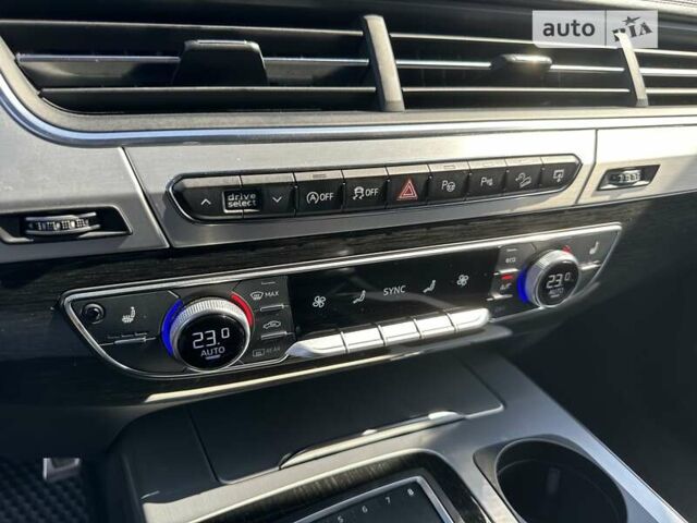 Білий Ауді Ку 7, об'ємом двигуна 2.97 л та пробігом 202 тис. км за 46900 $, фото 48 на Automoto.ua