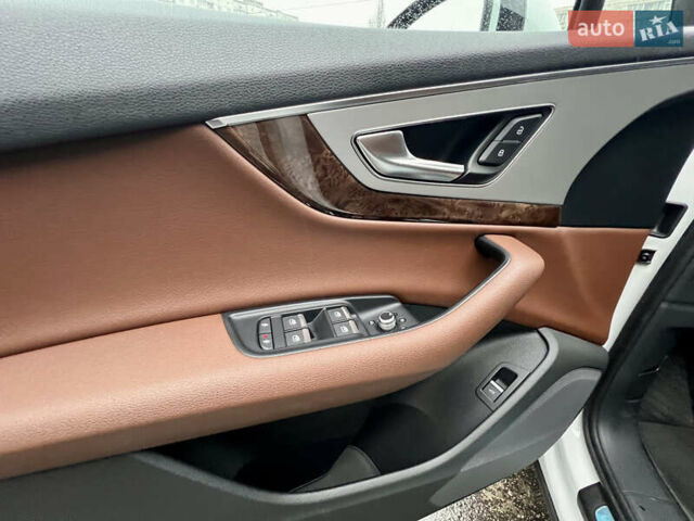 Белый Ауди Ку 7, объемом двигателя 2.97 л и пробегом 169 тыс. км за 38000 $, фото 10 на Automoto.ua