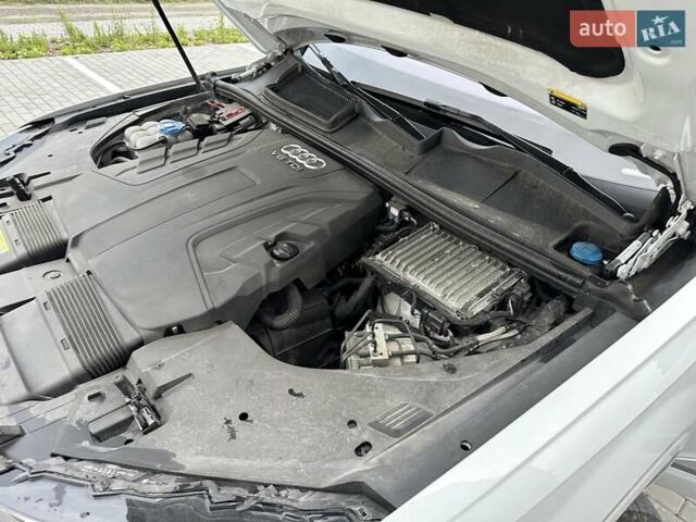 Білий Ауді Ку 7, об'ємом двигуна 2.97 л та пробігом 188 тис. км за 39500 $, фото 31 на Automoto.ua