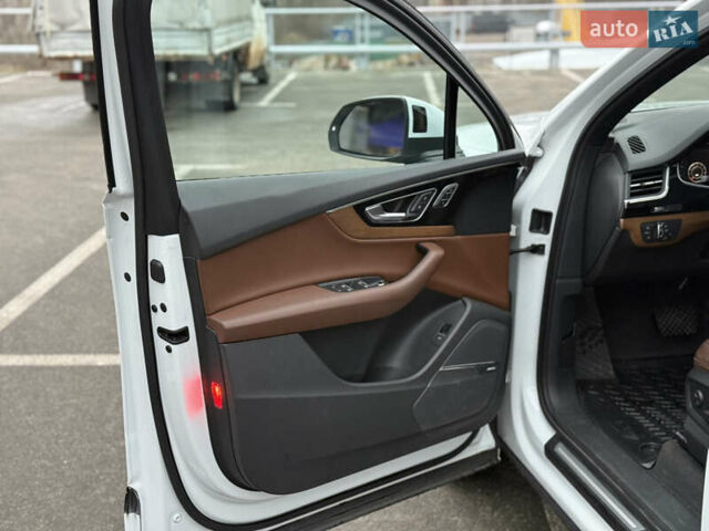 Белый Ауди Ку 7, объемом двигателя 3 л и пробегом 296 тыс. км за 19700 $, фото 14 на Automoto.ua