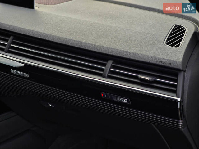 Белый Ауди Ку 7, объемом двигателя 3 л и пробегом 161 тыс. км за 47000 $, фото 84 на Automoto.ua