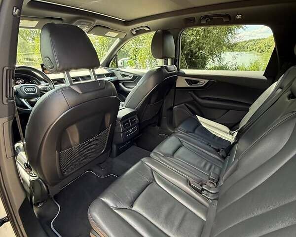 Ауді Ку 7 2017 у Києві на Automoto.ua Білий Ауді Ку 7, об'ємом двигуна 1.98 л та пробігом 108 тис. км за 36200 $, фото 34 на Automoto.ua