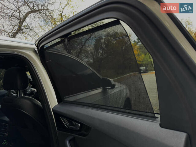 Белый Ауди Ку 7, объемом двигателя 3 л и пробегом 228 тыс. км за 26850 $, фото 19 на Automoto.ua