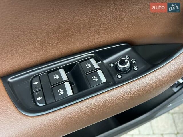 Білий Ауді Ку 7, об'ємом двигуна 2 л та пробігом 109 тис. км за 23900 $, фото 26 на Automoto.ua