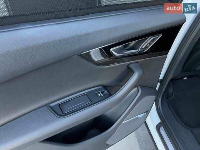 Белый Ауди Ку 7, объемом двигателя 3 л и пробегом 80 тыс. км за 34500 $, фото 16 на Automoto.ua