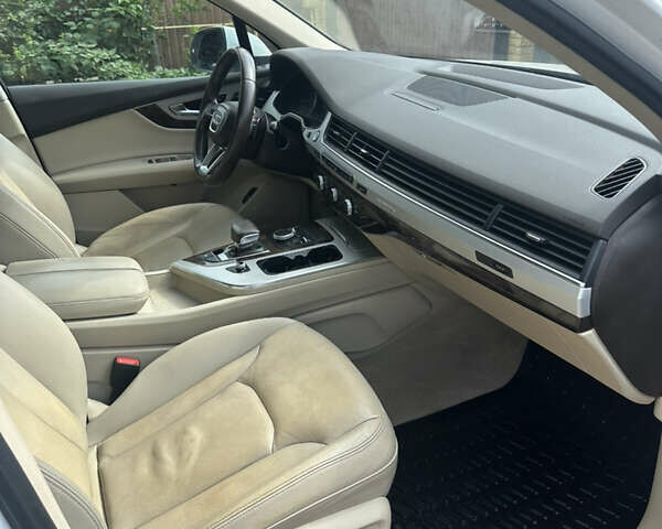 Белый Ауди Ку 7, объемом двигателя 1.98 л и пробегом 163 тыс. км за 24500 $, фото 18 на Automoto.ua