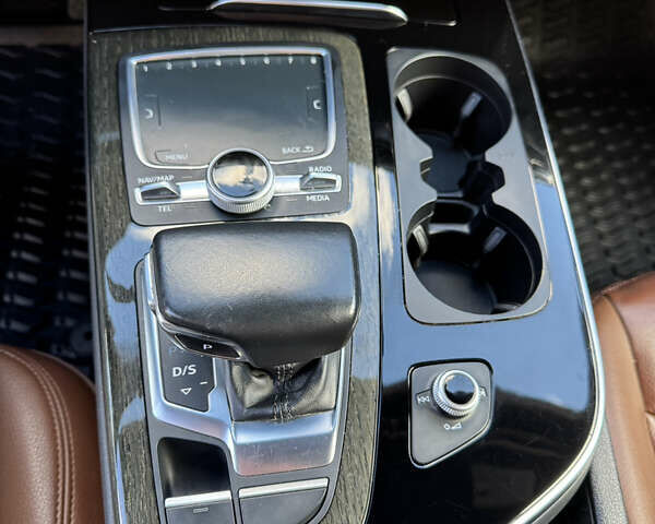 Білий Ауді Ку 7, об'ємом двигуна 3 л та пробігом 158 тис. км за 28700 $, фото 22 на Automoto.ua