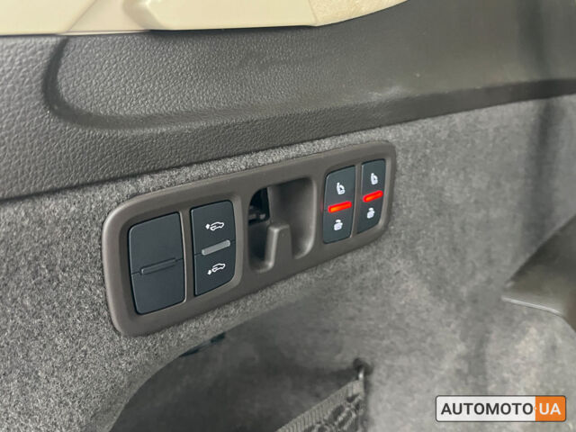 Белый Ауди Ку 7, объемом двигателя 3 л и пробегом 176 тыс. км за 29200 $, фото 10 на Automoto.ua