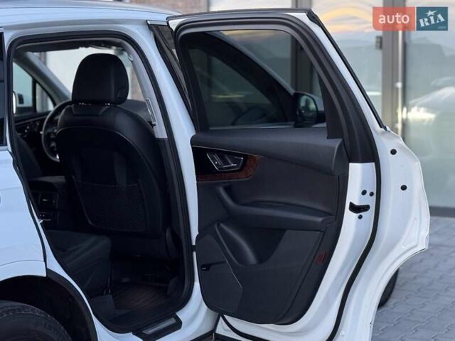 Білий Ауді Ку 7, об'ємом двигуна 3 л та пробігом 142 тис. км за 24500 $, фото 66 на Automoto.ua