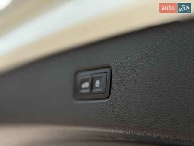 Білий Ауді Ку 7, об'ємом двигуна 3 л та пробігом 216 тис. км за 37500 $, фото 32 на Automoto.ua