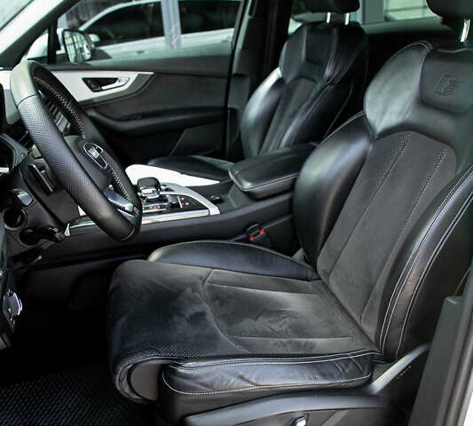 Белый Ауди Ку 7, объемом двигателя 2.97 л и пробегом 250 тыс. км за 37500 $, фото 27 на Automoto.ua