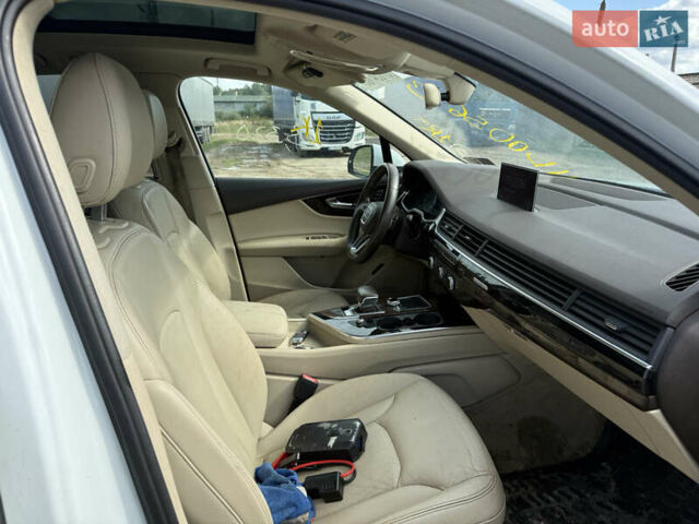 Белый Ауди Ку 7, объемом двигателя 3 л и пробегом 196 тыс. км за 16000 $, фото 13 на Automoto.ua