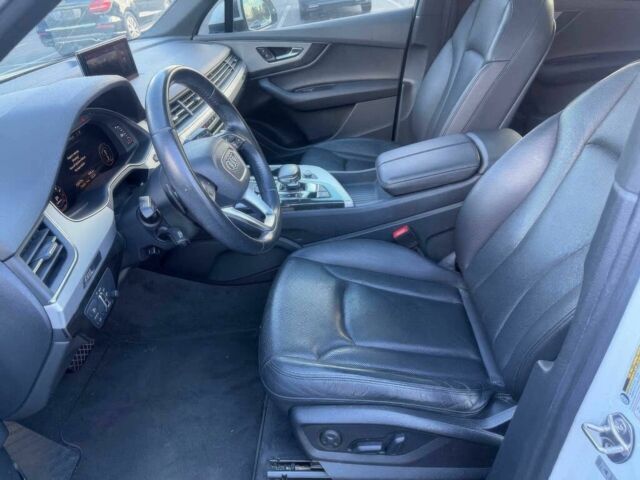 Белый Ауди Ку 7, объемом двигателя 2 л и пробегом 59 тыс. км за 17000 $, фото 13 на Automoto.ua