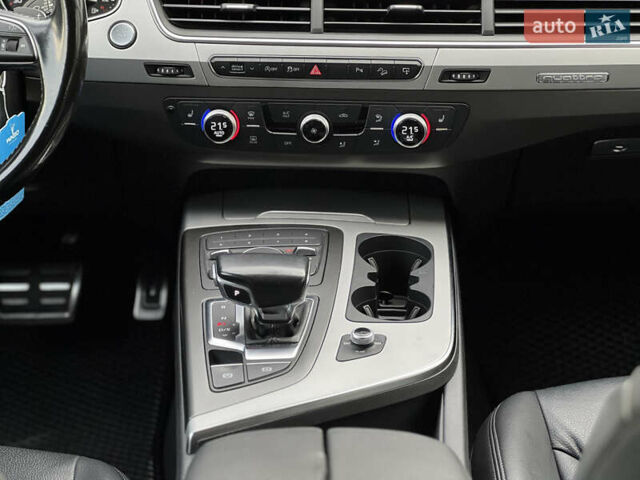 Белый Ауди Ку 7, объемом двигателя 2.97 л и пробегом 250 тыс. км за 39999 $, фото 23 на Automoto.ua