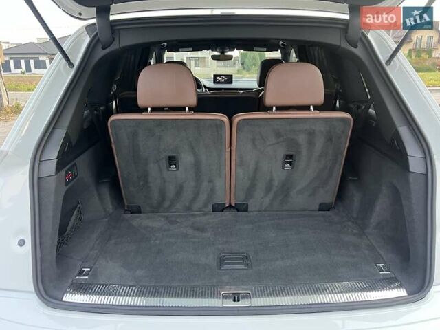 Білий Ауді Ку 7, об'ємом двигуна 2 л та пробігом 109 тис. км за 23900 $, фото 56 на Automoto.ua