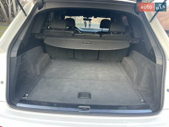 Белый Ауди Ку 7, объемом двигателя 2.97 л и пробегом 92 тыс. км за 39900 $, фото 56 на Automoto.ua