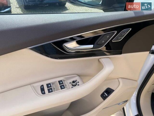 Белый Ауди Ку 7, объемом двигателя 3 л и пробегом 113 тыс. км за 34500 $, фото 13 на Automoto.ua