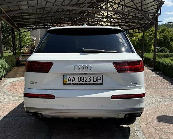 Ауді Ку 7 2017 у Києві на Automoto.ua Білий Ауді Ку 7, об'ємом двигуна 1.98 л та пробігом 108 тис. км за 36200 $, фото 1 на Automoto.ua