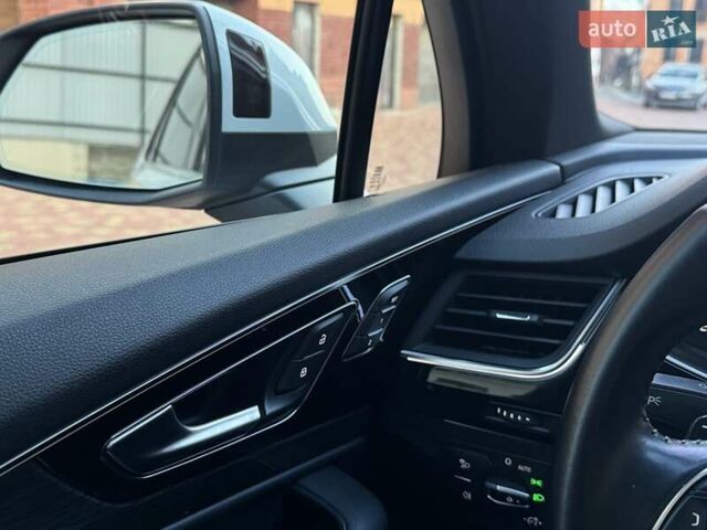 Белый Ауди Ку 7, объемом двигателя 3 л и пробегом 195 тыс. км за 23500 $, фото 48 на Automoto.ua