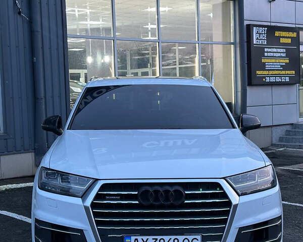 Белый Ауди Ку 7, объемом двигателя 3 л и пробегом 150 тыс. км за 25000 $, фото 1 на Automoto.ua