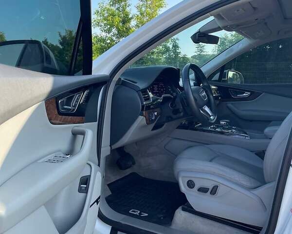 Білий Ауді Ку 7, об'ємом двигуна 3 л та пробігом 150 тис. км за 30000 $, фото 7 на Automoto.ua