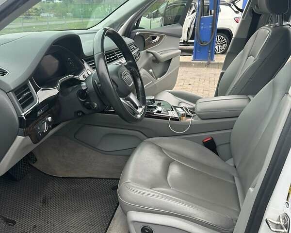 Білий Ауді Ку 7, об'ємом двигуна 3 л та пробігом 203 тис. км за 18888 $, фото 8 на Automoto.ua