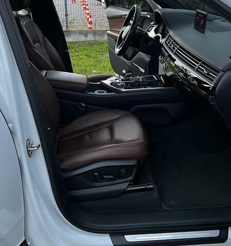 Білий Ауді Ку 7, об'ємом двигуна 3 л та пробігом 94 тис. км за 35000 $, фото 14 на Automoto.ua