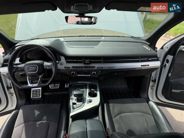 Білий Ауді Ку 7, об'ємом двигуна 3 л та пробігом 216 тис. км за 37500 $, фото 26 на Automoto.ua