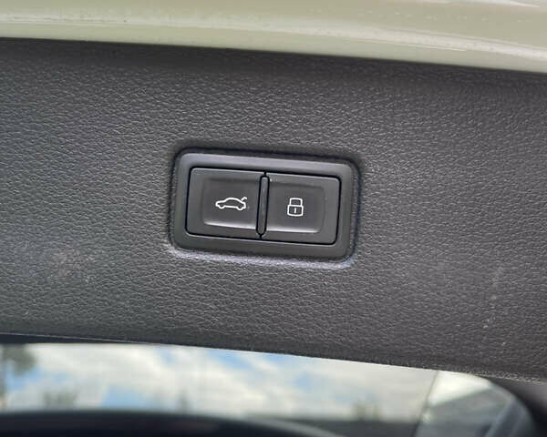 Білий Ауді Ку 7, об'ємом двигуна 3 л та пробігом 118 тис. км за 33000 $, фото 16 на Automoto.ua