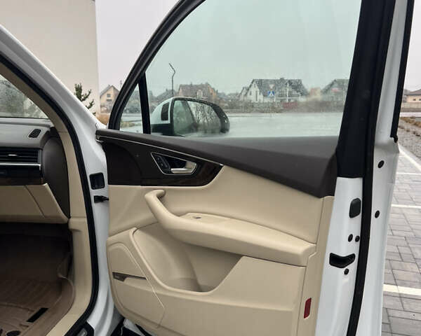 Белый Ауди Ку 7, объемом двигателя 3 л и пробегом 168 тыс. км за 25500 $, фото 5 на Automoto.ua