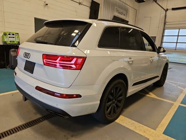 Білий Ауді Ку 7, об'ємом двигуна 3 л та пробігом 227 тис. км за 19900 $, фото 4 на Automoto.ua