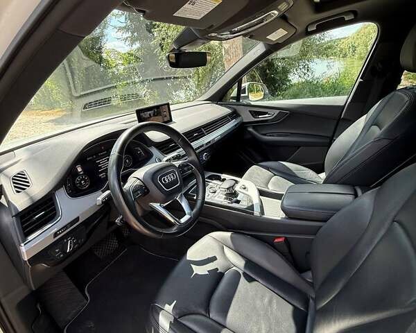Ауді Ку 7 2017 у Києві на Automoto.ua Білий Ауді Ку 7, об'ємом двигуна 1.98 л та пробігом 108 тис. км за 36200 $, фото 35 на Automoto.ua