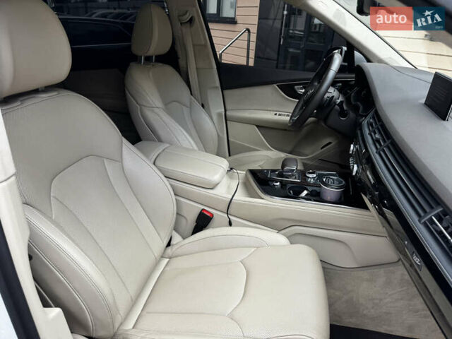 Білий Ауді Ку 7, об'ємом двигуна 3 л та пробігом 79 тис. км за 38999 $, фото 54 на Automoto.ua