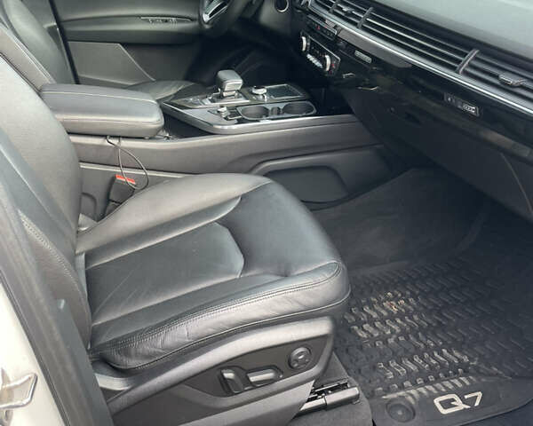 Білий Ауді Ку 7, об'ємом двигуна 3 л та пробігом 84 тис. км за 29200 $, фото 14 на Automoto.ua