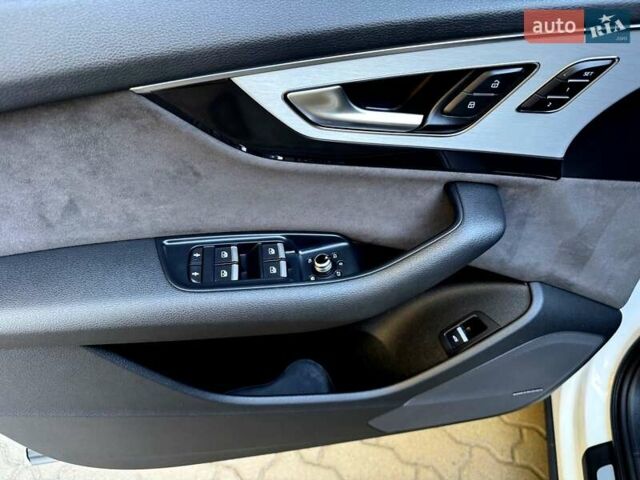 Белый Ауди Ку 7, объемом двигателя 2.97 л и пробегом 150 тыс. км за 53500 $, фото 47 на Automoto.ua