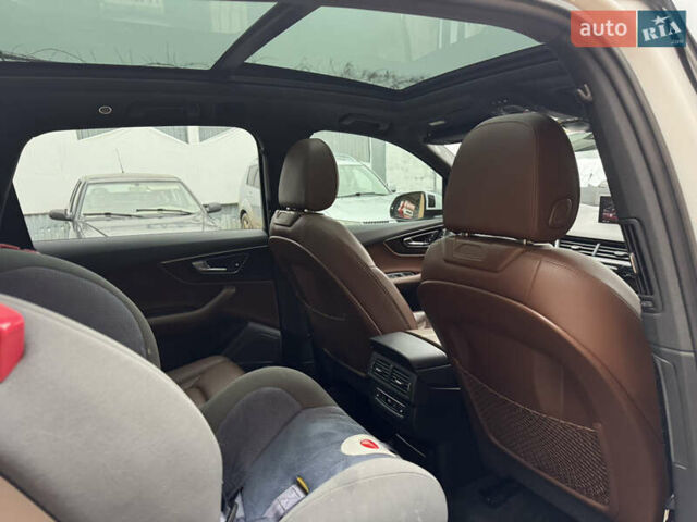 Білий Ауді Ку 7, об'ємом двигуна 3 л та пробігом 171 тис. км за 25000 $, фото 30 на Automoto.ua