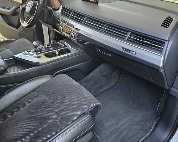 Білий Ауді Ку 7, об'ємом двигуна 2.97 л та пробігом 107 тис. км за 43500 $, фото 20 на Automoto.ua