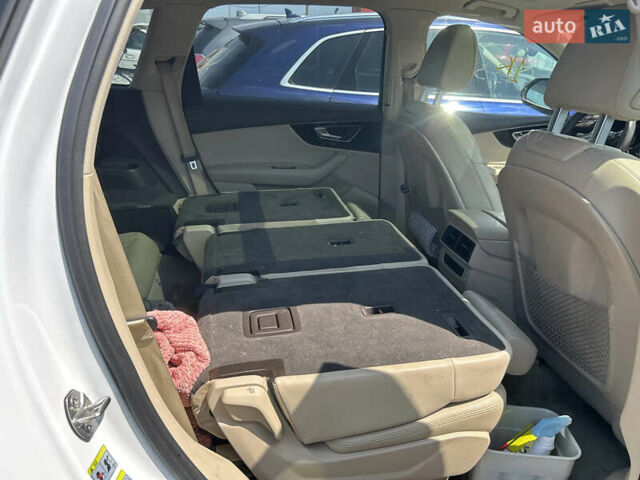 Белый Ауди Ку 7, объемом двигателя 3 л и пробегом 196 тыс. км за 16000 $, фото 17 на Automoto.ua