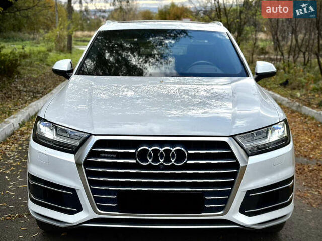 Белый Ауди Ку 7, объемом двигателя 3 л и пробегом 228 тыс. км за 26850 $, фото 6 на Automoto.ua